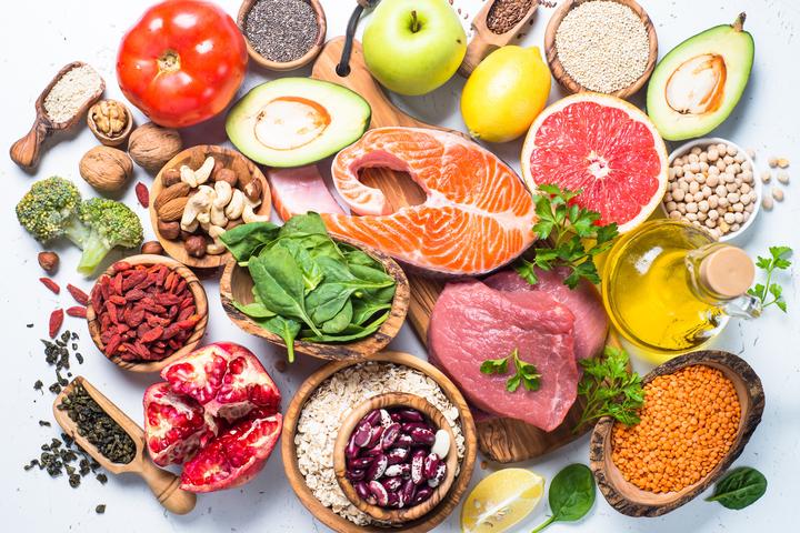 Proteínová diéta musí mať v strave zahrnuté nie len bielkoviny, ale aj vitamíny, minerály a esenciálne mastné kyseliny v dostatočnom množstve