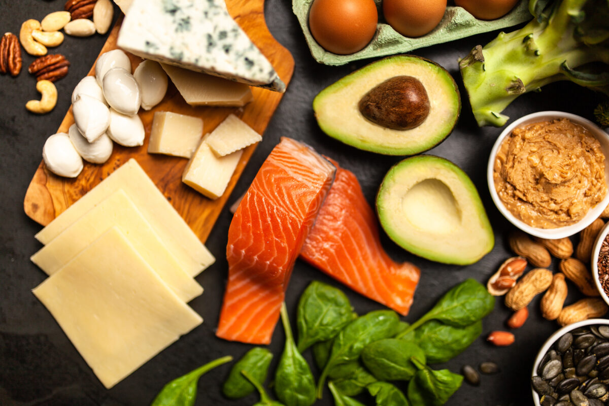 Proteínová diéta funguje na princípe zvýseného príjmu bielkovín a zníženého príjmu sacharidov, čo navodí stav ketózy